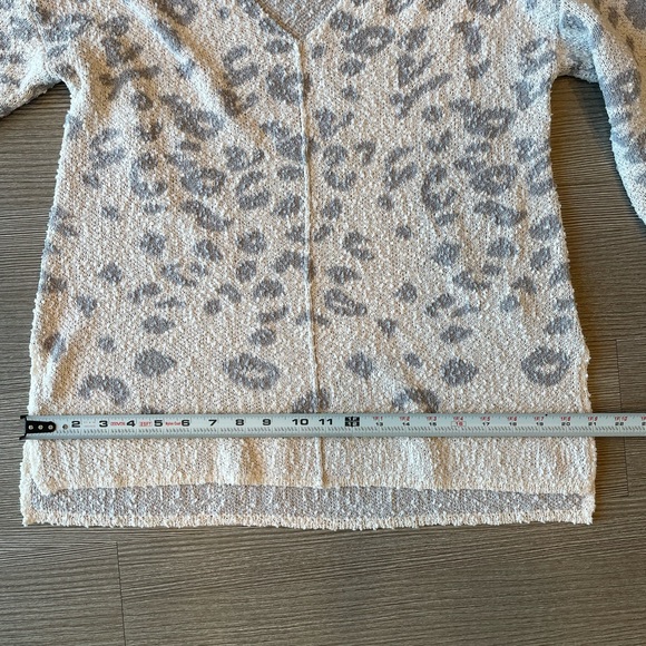 Knox Rose grey leopard sweater Size: Small - Picture 5 of 8